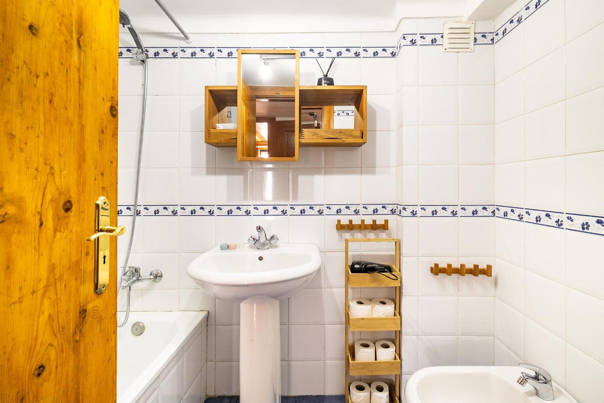 Whome Gem Timeless Elegance And Modern Comfort Lissabon