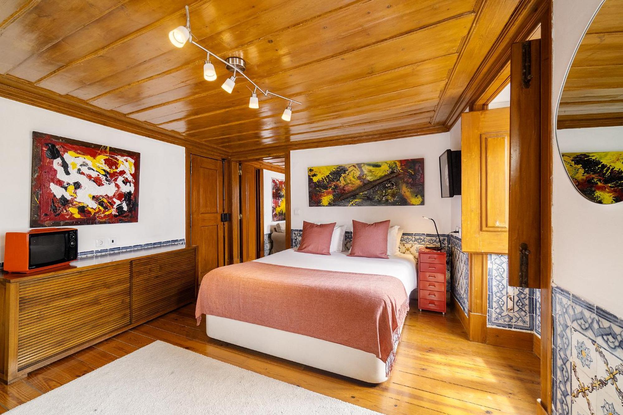 Whome Gem Timeless Elegance And Modern Comfort Lissabon